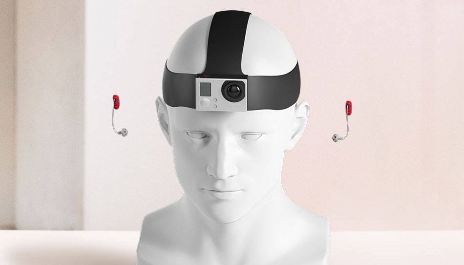 将一对传奇号·飘助听器和一个头戴式耳机摄像头佩戴在假人头上，真实记录下现实生活环境中的可见及可听内容，之后将其使用在视频中来展示助听器的性能。